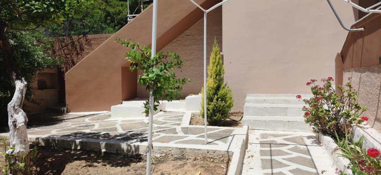 Penthouse Studio Next To The Sea Salamina Exterior foto